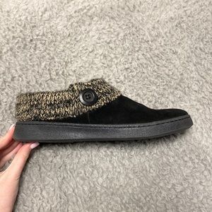 Clarks fur lined clogs